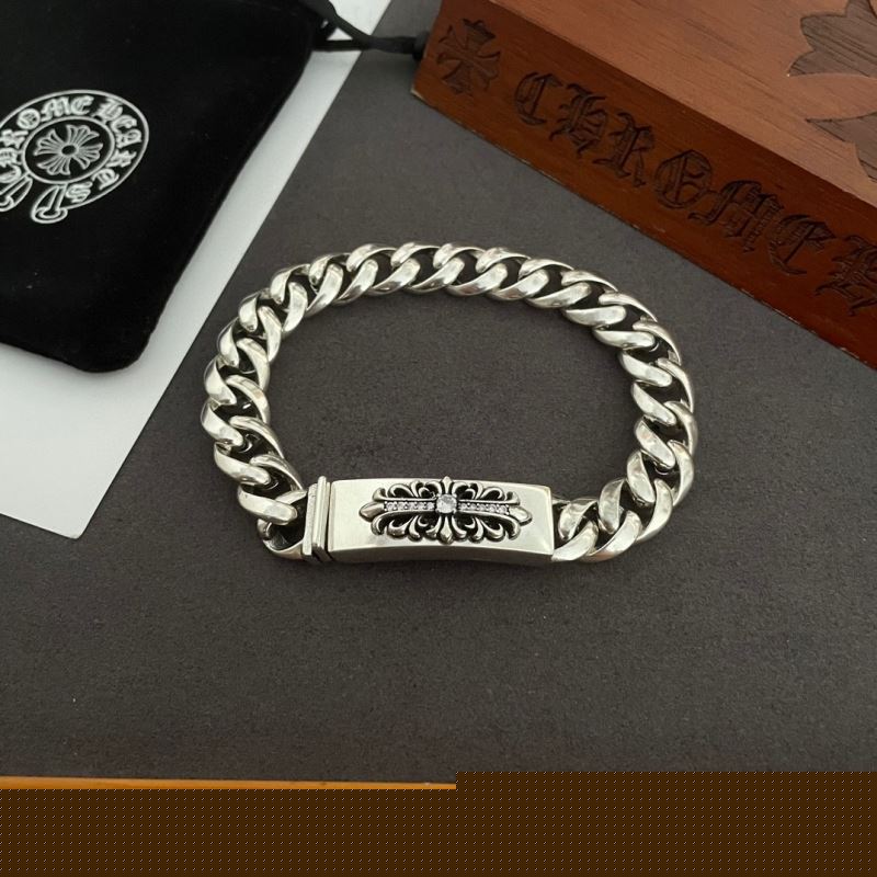 Ch**me He**ts bracelets